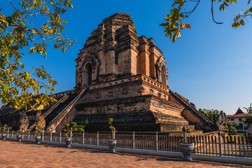 Fototapeta premium Chedi Luang stupa located in historic center of Chiang Mai, Thailand