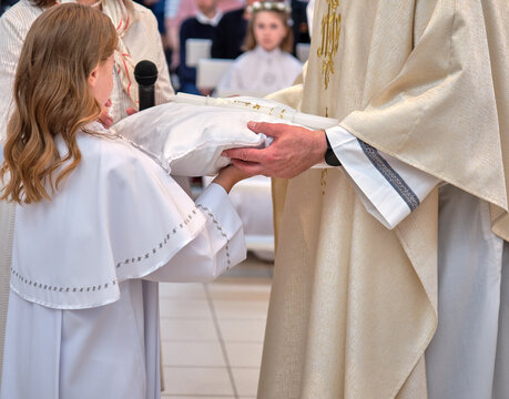 The First Holy Communion - gift - candle on pillow