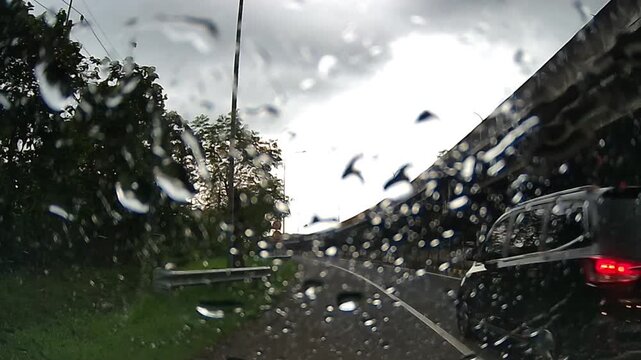 Rain Transition from Light Drizzle to Heavy Rain During Drive with Active Windshield Wipers, 4K 🌧️🚗