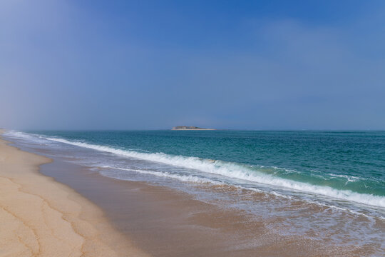 Praia de Moledo and Fortress Insua