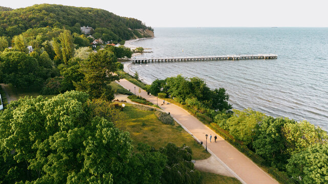 Panoramiczny widok na molo w Orłowie w Gdyni nad Morzem Bałtyckim