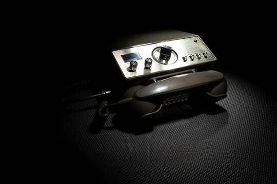 Wireless communication CB radio with telephone style handset