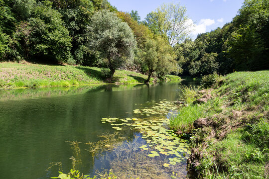 Incanto Idilliaco: Paesaggi, Cascate e Mulini a Rastoke