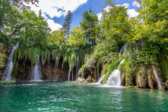 Paradiso Smeraldo: Le Cascate Incantate di Plitvice