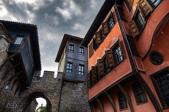 L'Anima di Plovdiv: Storia, Colori e Architettura della Vecchia Filippopoli
