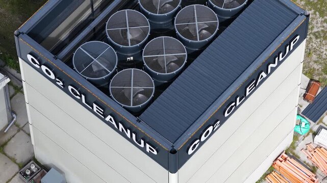 Direct air capture facility cleaning up co2 emissions