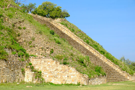 Stone Steps at Monte Alb&aacute;n