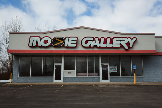 Abandoned Movie Gallery former video rental store in Pinconning, Michigan, March 2021