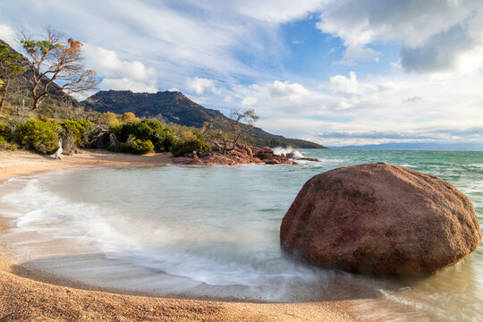 Honeymoon Bay inside Freycinet National Park