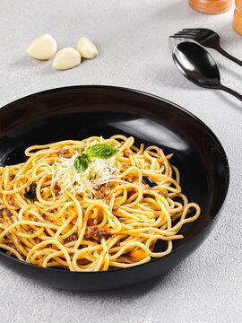 Authentic Garlic & Herb Spaghetti, aglio e olio  Spaghetti &mdash; Minimalist Food Photography
