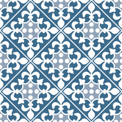 Blue diamond tile seamless pattern with heraldic fleur de lis elements © Ольга Кухта