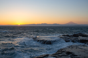 Obraz premium Beautiful sunset at Chigogafuchi in Autumn. Enoshima Island, Kanagawa Prefecture, Japan