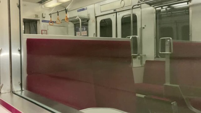 会津鉄道を走る列車の素朴な内部
