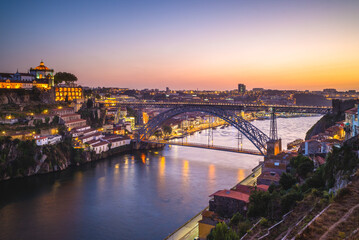 Fototapeta premium cityscape of porto in portugal at dusk