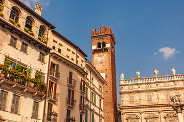 Obraz premium Building in Piazza delle Erbe in Verona