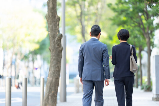 ビジネス　男性　女性