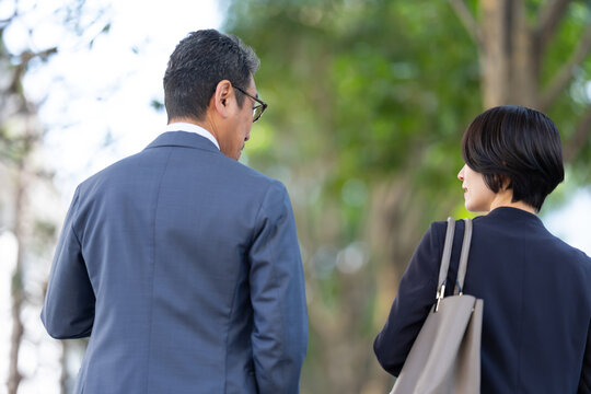 ビジネス　男性　女性