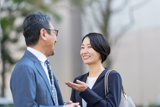 ビジネス　男性　女性