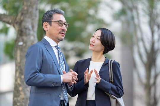 ビジネス　男性　女性