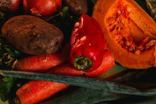 Verduras frescas para preparar una sopa, plato tradicional de Misiones
