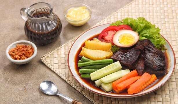 Selat Solo or is a typical dish of Solo, Central Java which is influenced by the dish