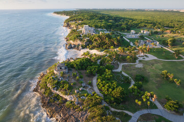 Aerial view of the natural scenery along the coast of the Mayan ruins in Tulum, Mexico © Chenxiaoyang