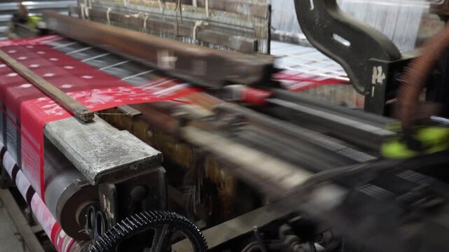 Power loom machine weaving fabric efficiently