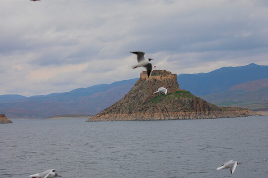 Pertek is located in the south of Tunceli province. It is separated from the Elazığ province by the Keban Dam Lake.