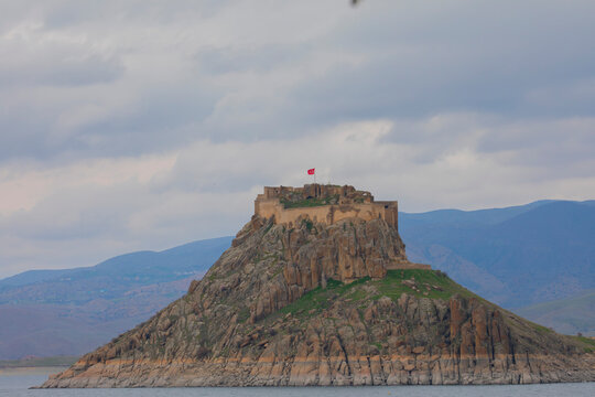Pertek is located in the south of Tunceli province. It is separated from the Elazığ province by the Keban Dam Lake.