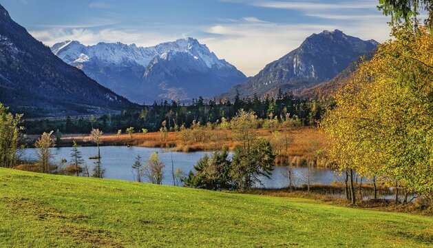 Autumn landscape with moorland Seven Springs and Zugspitze Group 2962m in the Wetterstein Mountains, Eschenlohe, Loisach Valley, The Blue Land, Upper Bavaria, Bavaria, Germany