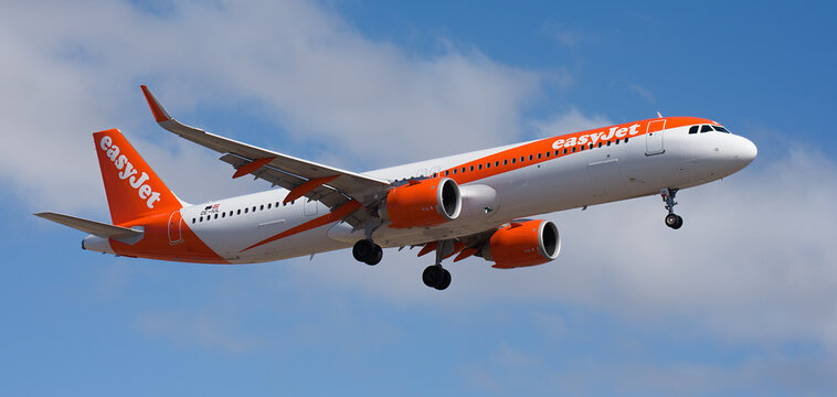 Tenerife, Spain june 10st, 2026. Airbus A321-251NX easyJet Airlines flies in the blue sky. Landing at Tenerife Airport