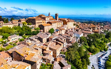 Naklejka premium Aerial view of Montepulciano,Tuscany, Italy