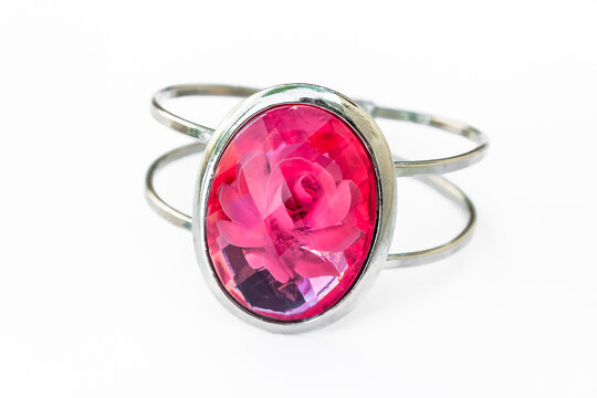 Bracelet &agrave; &agrave; cabochon rose