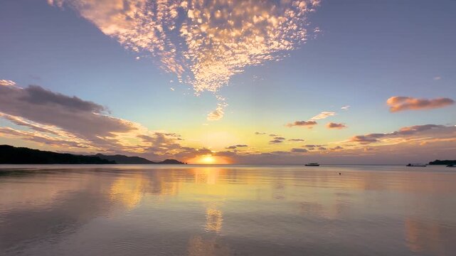夜明けの海