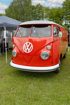 Front eines VW Bulli T1 beim Jahrestreffen in Remagen am 16. Mai 2026