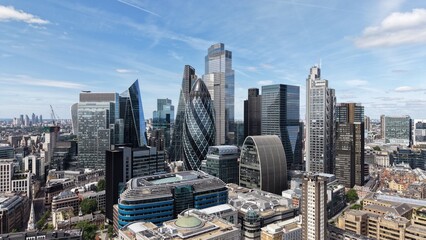 Obraz premium Elevated View of City of London's Striking Architecture