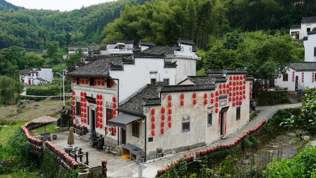 Lingshan Village: A Secluded Cultural and Historical Landmark in Huangshan, China