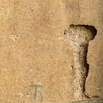 Sch&auml;den an einer Hauswand