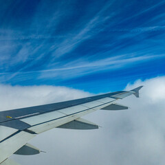 Obraz premium Flug über den Wolken