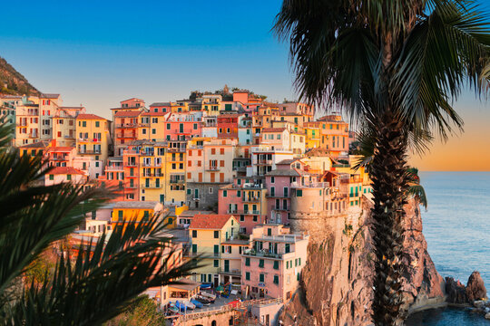 Manarola, Cinque Terre, italy &ndash; Vibrant Seaside Architecture at Dusk