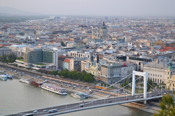 Obraz premium Panoramic view of Budapest city center with Elisabeth Bridge and Danube River, Hungary