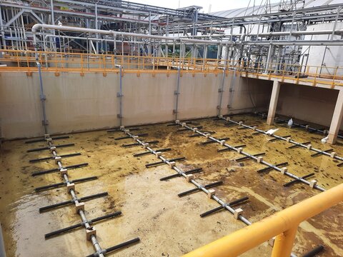Drained Wastewater Aeration Pond with Fine Bubble Diffuser Grid System