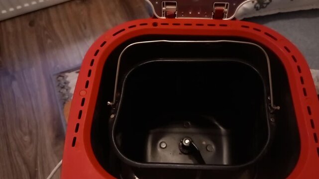 Bread machine with Teflon bowl & paddle