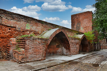 The historic defensive walls in Gdańsk shown in the photo date back to the 14th century and are the remains of the medieval fortifications of the Main Town. © Grzegorz Lenkiewicz