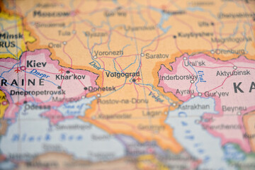 Obraz premium Volgograd Russia Illuminated on Blurred World Map – Striking Geographic Focus Background Concept
