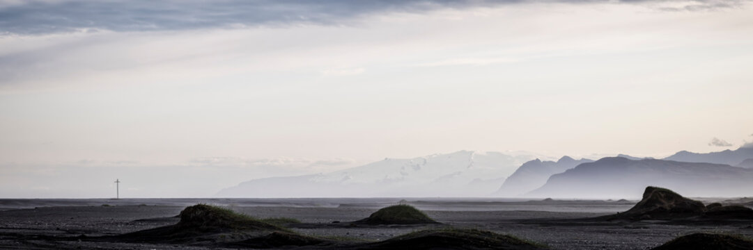 Vast volcanic plains and hazy mountains in Hornafj�r�ur Iceland