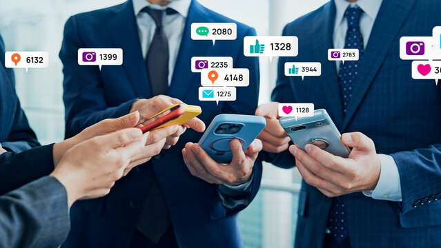 スマホを見る人々とアプリ通知