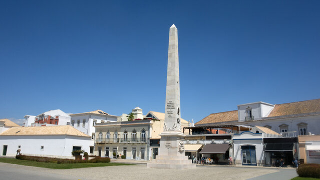 Obelisk f&uuml;r Kapit&auml;n Ferreira d&rsquo;Almeida (1847-1902) Marina Faro
