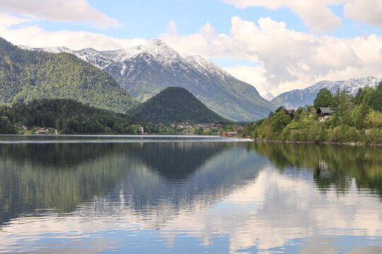 Blick &uuml;ber den Grundlsee im Ausseerland zum Zinken (1854)
