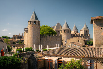 Carcassonne : tours et remparts de la cité médiévale © Maxime